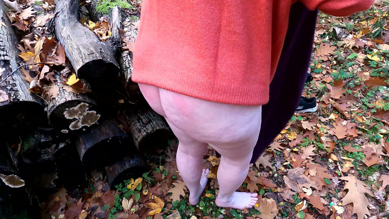 Bouncy Tits Action: Walking Naked Through the Woods After Her Vagina Slapping