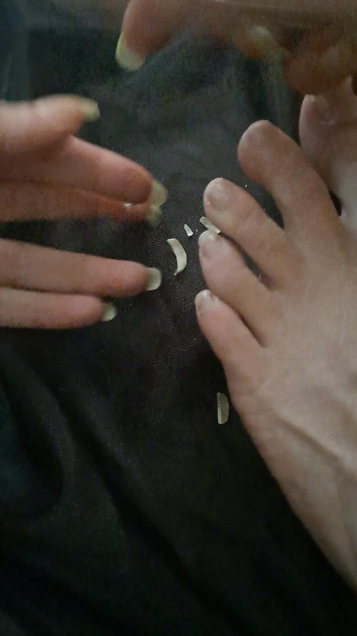 Naughty alchemy: Výstřižky dlouhé nehty