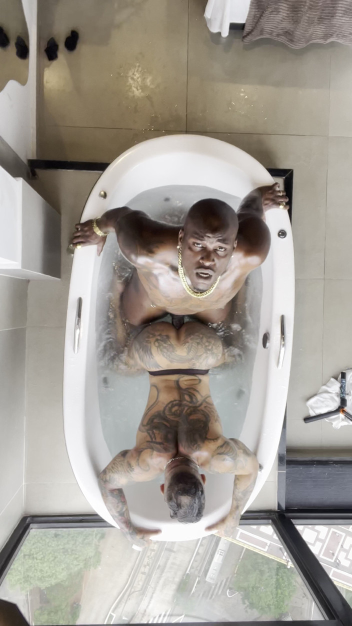 DADDYBLACKXXX: Muscle bodybuilder-schlampe wird von bbc gefickt!