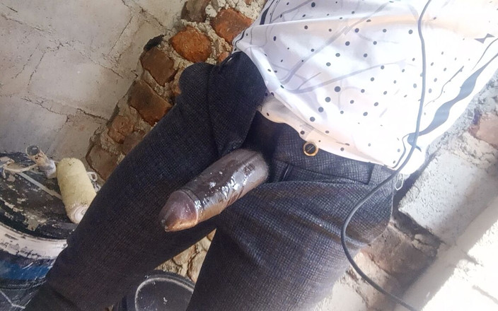 Gigadicki256: Foreman Warehouse Cumshots During Work Break