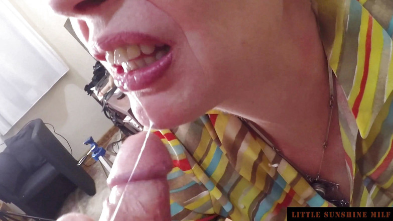 Little Sunshine MILF: Najpierw stojący assfuck niż spust w ustach bankomat