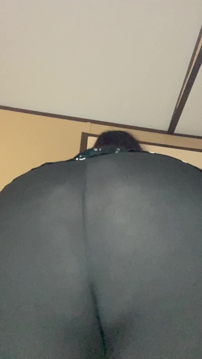BellaBlast: Booty Drops and Slaps in Leggings While in Slow Motion