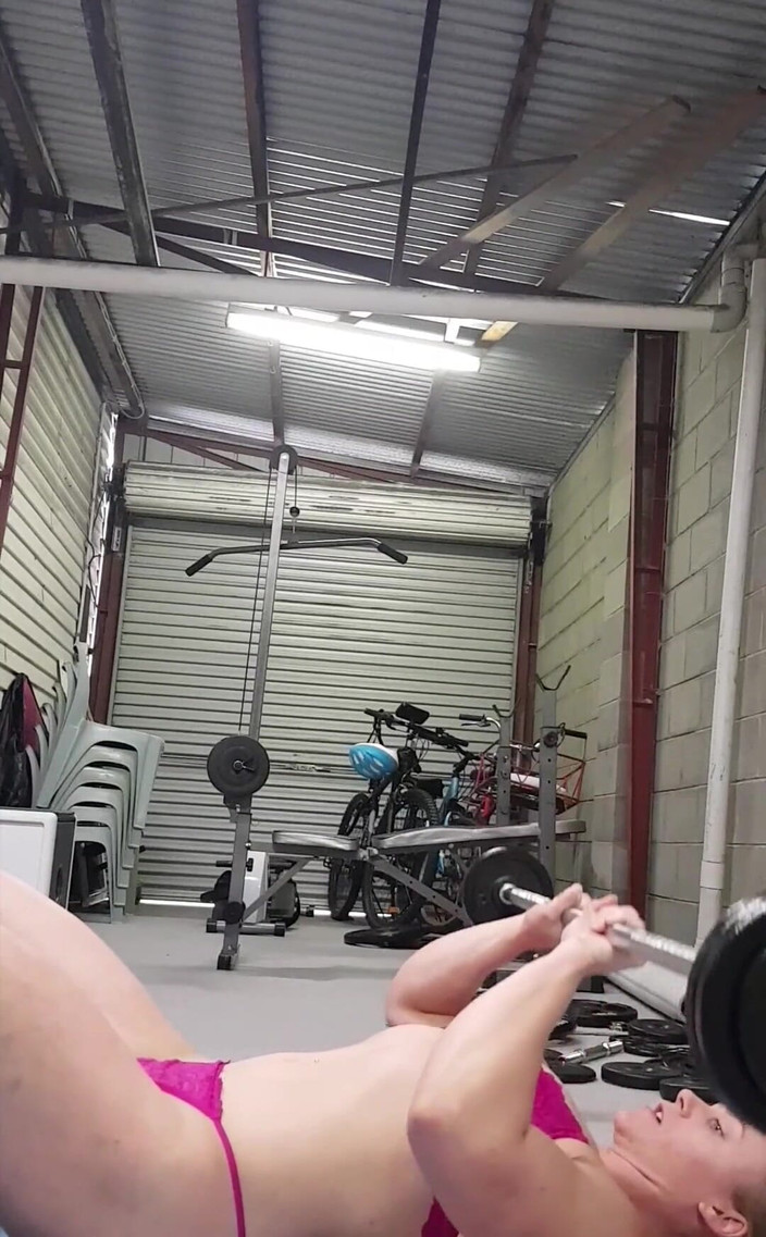 Michellexm: Allenamento in lingerie