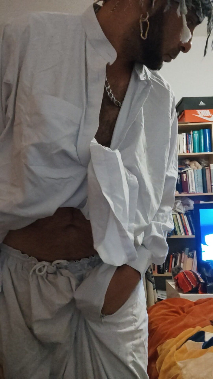 SmokedAlloy2: Na make, nadržený dj-bro oblečený jako perverzní Afghánec