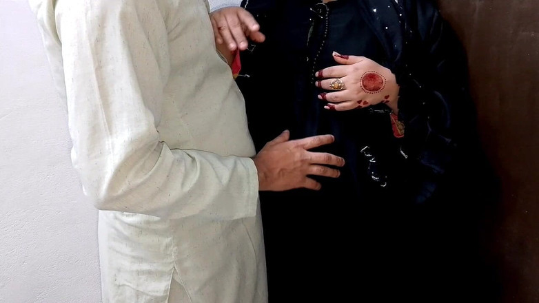 QueenbeautyQB: होटल के कमरे में बुलाकर अपनी अविवाहित मुस्लिम प्रेमिका के साथ सेक्स किया