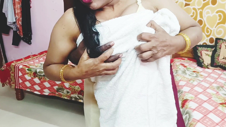 Telugu honey lips: Indická velká prsa nevlastní máma romantika zeť, telugské špinavé řeči, část 1