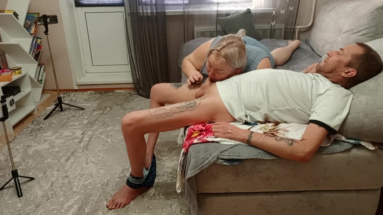 Zona901: Sousedka kouří, aby si užila horké tlusté sperma