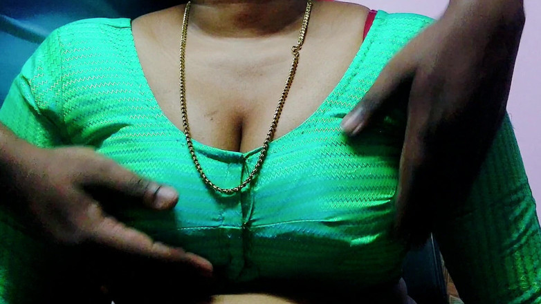 Desi Mohini: Nevlastní bratr má hardcore sex s nevlastní sestrou