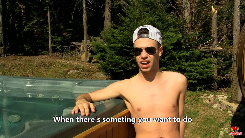 Phoenixxx: Seksi Zack ile güneşte