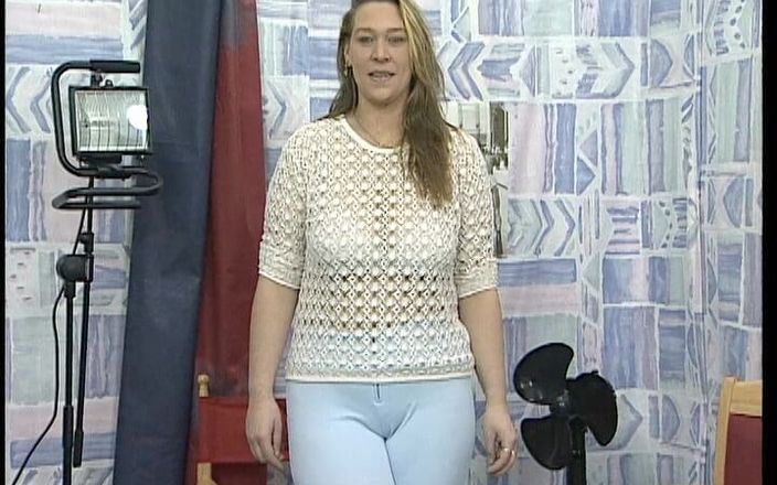 YOUR FIRST PORN: Mollige sandy sucht einen mann - tombul sandy bir adam arıyor