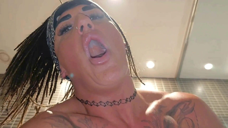 Danaxmuscles: Tôi rất ướt át và đĩ mịt cho bạn