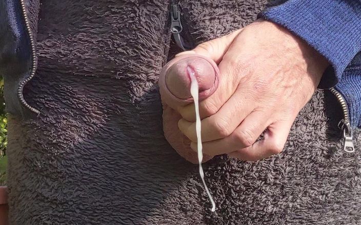 Rockard daddy: Outdoor Edging Flashing Uncut Cock for Neighbours Thick Creamy Cum -...