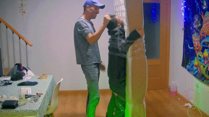 Amadeus studio: Legată de pat să se fută tare