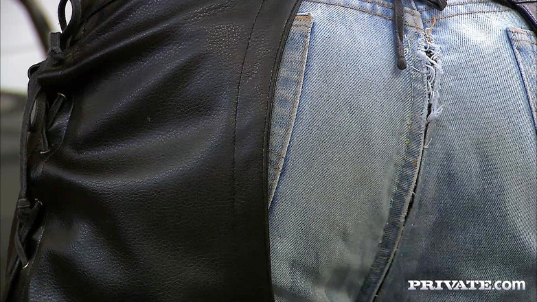 Private.com: 이 BDSM MMF 쓰리웨이에서 따먹히는 개인 지배자