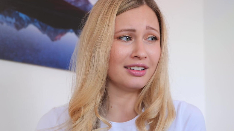 Stella Cardo: Flirta con te per mostrarglielo