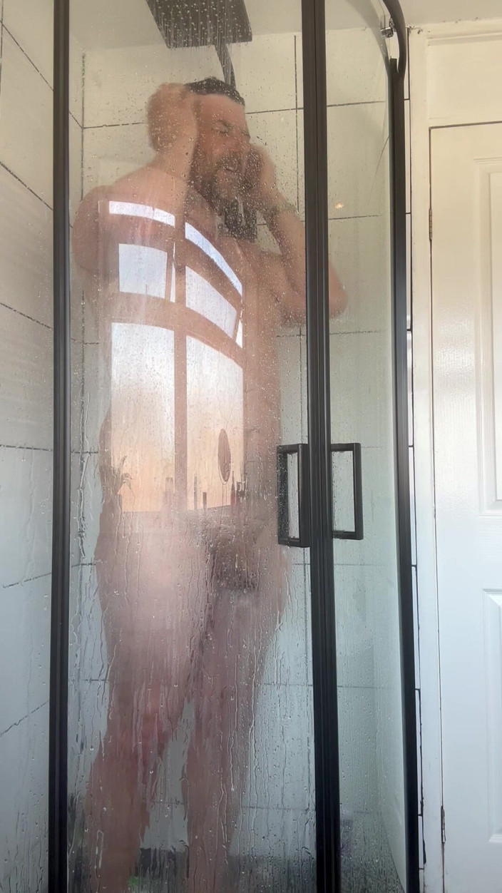 Jeffry: Horny Stepdad in Bathroom