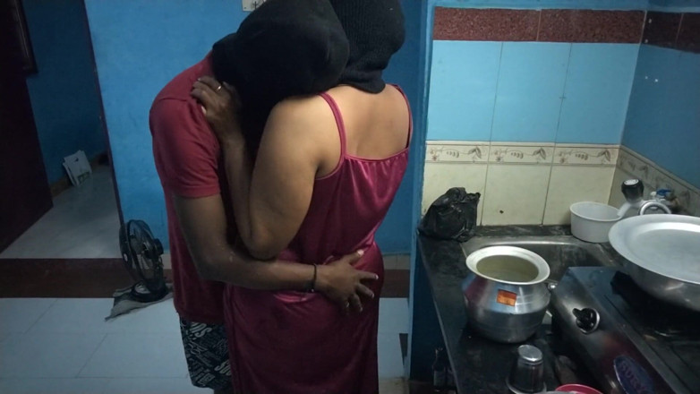 Tamil lesbian: Hot Sex at Kitchen