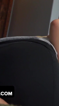 DadCrush - tettona dal bel culo prende un enorme sborrata in profondità nella sua figa succosa dal patrigno