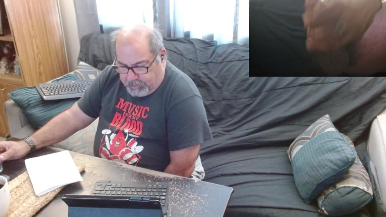 JohnGalt_060769: Guardare la posta elettronica di un amico