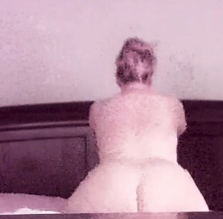 LI Mommy: Close up of Big Beautiful Ass