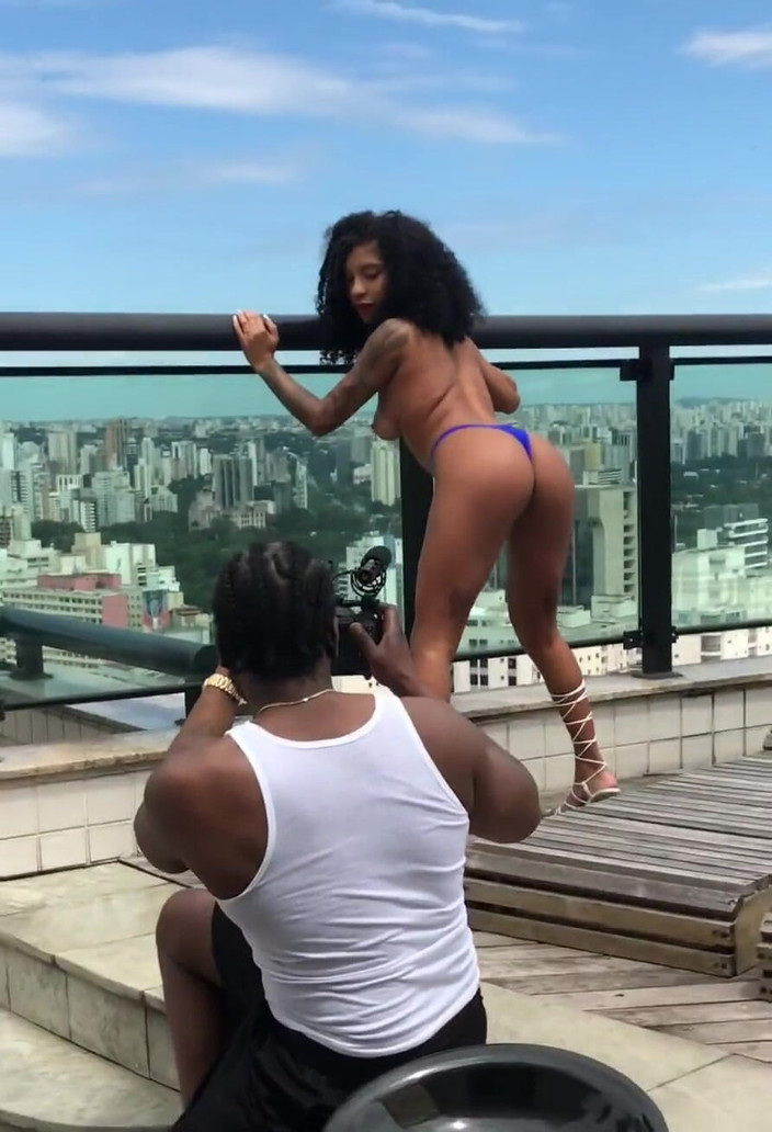 Clarkes Boutaine: Ariella Ferraz照片集幕后