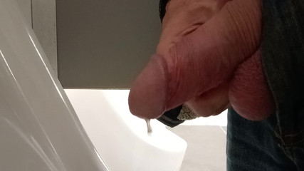 Rockardglans: Rockardglans bedient pissen und cumming