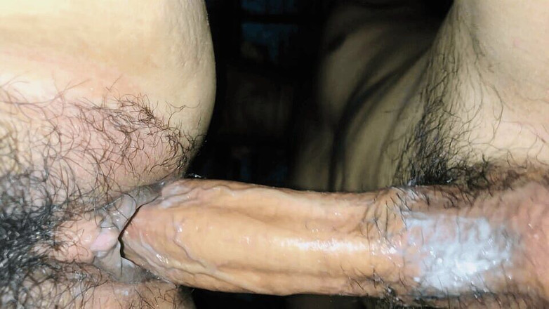 TeenPinayCloseUp: 익은 십대 육체 - 18 &amp; 질싸: 첫 포르노 데뷔를 위해 알몸으로 벗은 아마추어 겸둥이 스트립