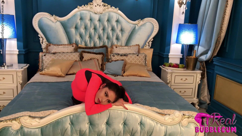 Flexilady: Stretching Flexibily on Hotel Bed