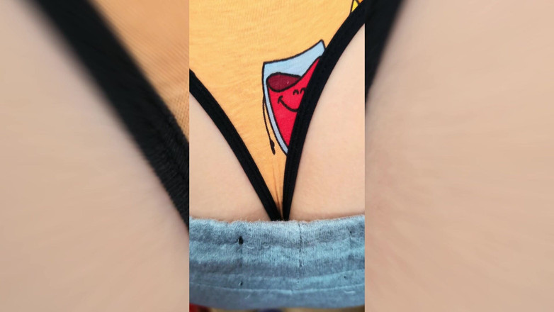 JessieHH: Tertangkap dia merayap dan mengintip saya semasa membeli-belah