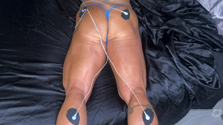 Kandylegsxxx: Muscle Manipulationstimulation Controls My Body, You Control Your Cock