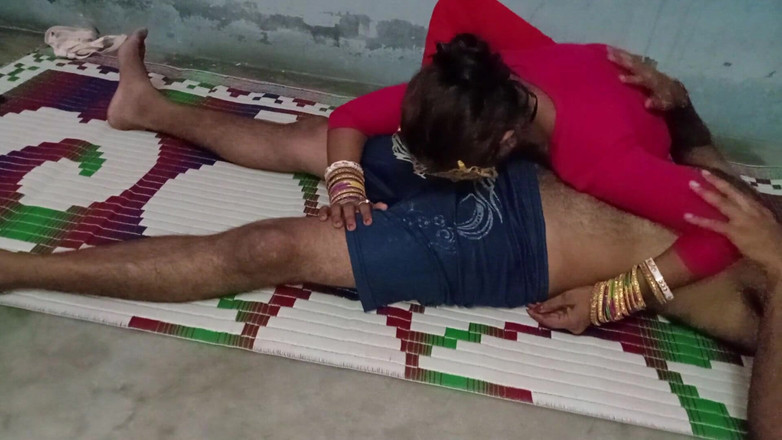 FireeCouple: 印度女仆第一次抚摸鸡巴