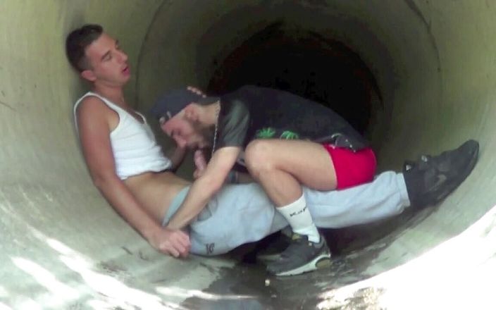 French Twinks Amator videos: Tiago fucked outdoor in cruising exhib by straight boy curious