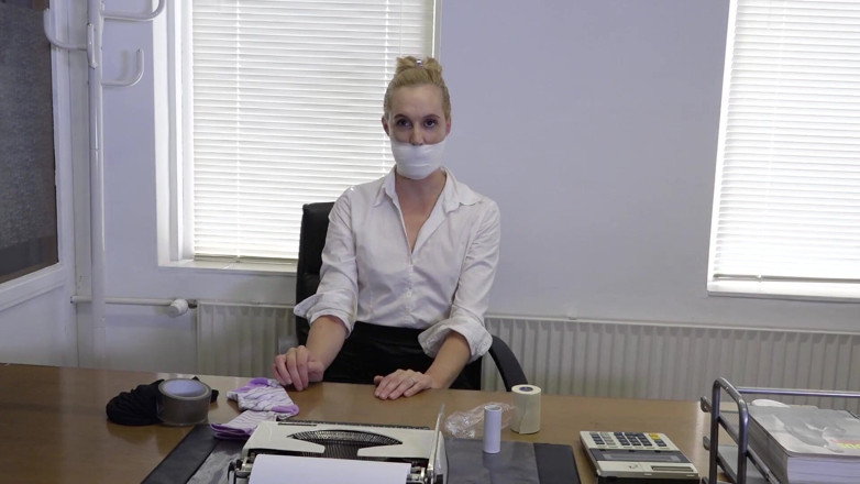 Restricting Ropes: Ariel Anderssen, gagging herself