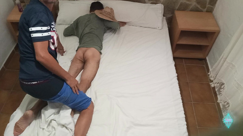 Amadeus studio: Str8 fode jovem estudante