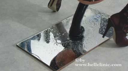 Rubber & Clinic Studio - 1ATOYS: Melancap nakal di atas cermin