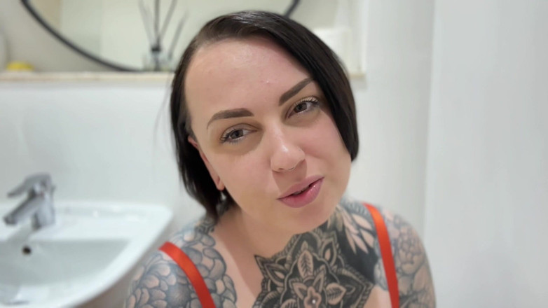 Miss Valentina: Menschliche toilette