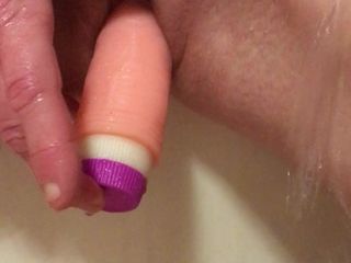 West Coast Couple Sweden: Dildo in shower &amp; pussy