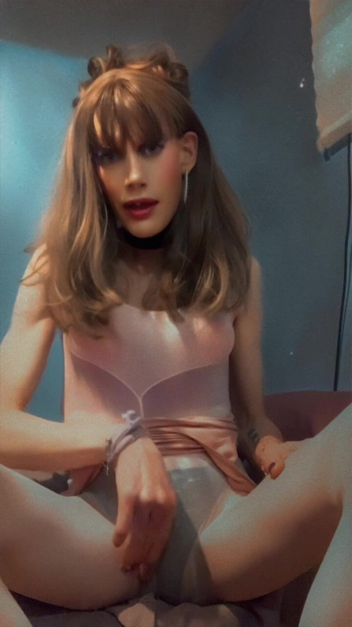 Lisa Luvly: Bonita en pantimedias .. Xoxo!