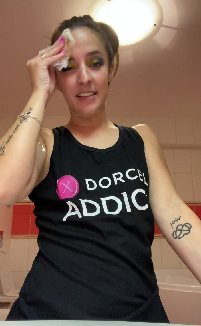 Amirah Adara: Selamat malam semua orang! Bersedia untuk pergi ke katil