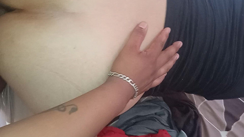 Eatrella j: Beroende och knullad och släpper inte sin mobiltelefon