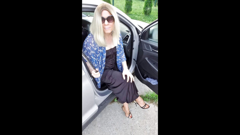 Sissy Stella: Podpatky, hadice a nebeská díra