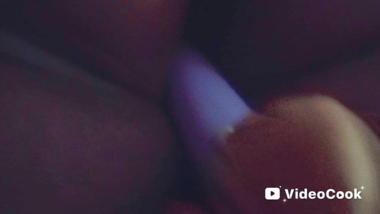 Lola Tha Pink Bunny: Jeu vibromasseur tard dans la nuit !