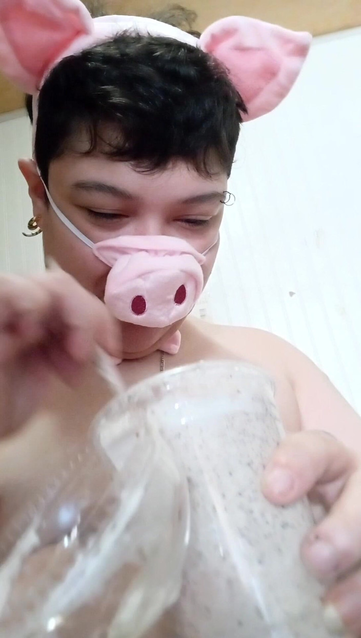 PrinceDez: Prince Dez Pigsアウトにクッキーシェイクと遊びとともに濡れた猫