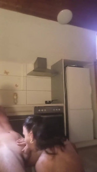Un chico guapo, activo y talentoso
