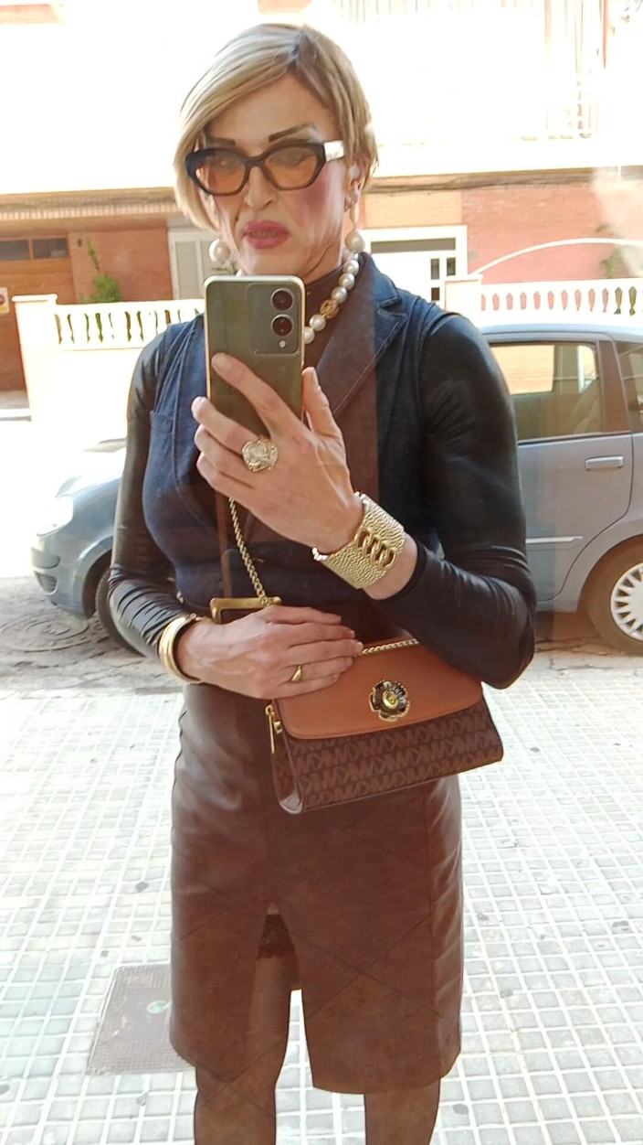 Tatiana Zorrita: 日中の路上で