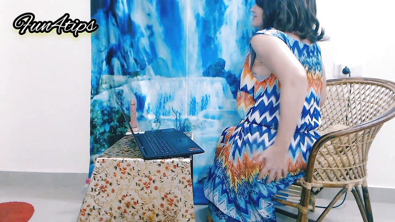 Bolly Karma: Cặp mông tuyệt vời nhất.