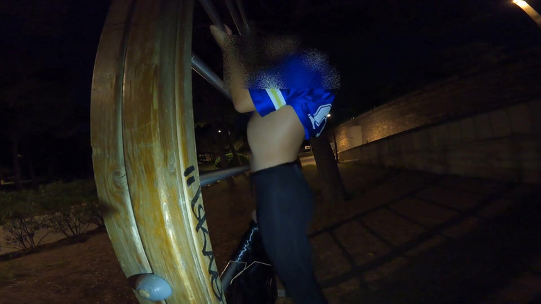 Cool Body: Фітнес-хлопець виявляє свою справжню сексуальність, на бари