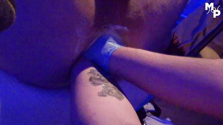 Marcus Pollack Gay: 다리를 벌리고 애널 피스팅