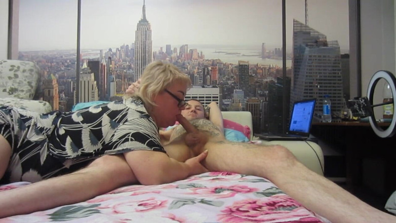 Zona901: Mother-in-law's favorite activity is sucking cock