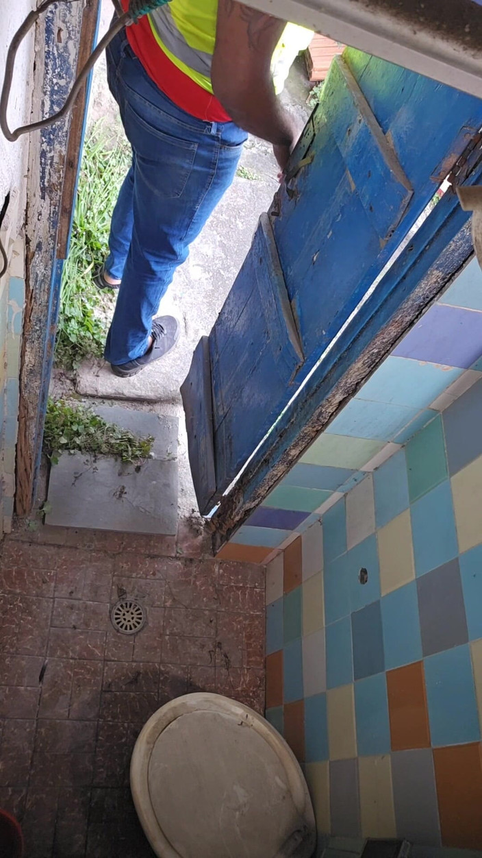 SEX GAY AMATEUR: Worker Fucks My Ass in the Bathroom at Work